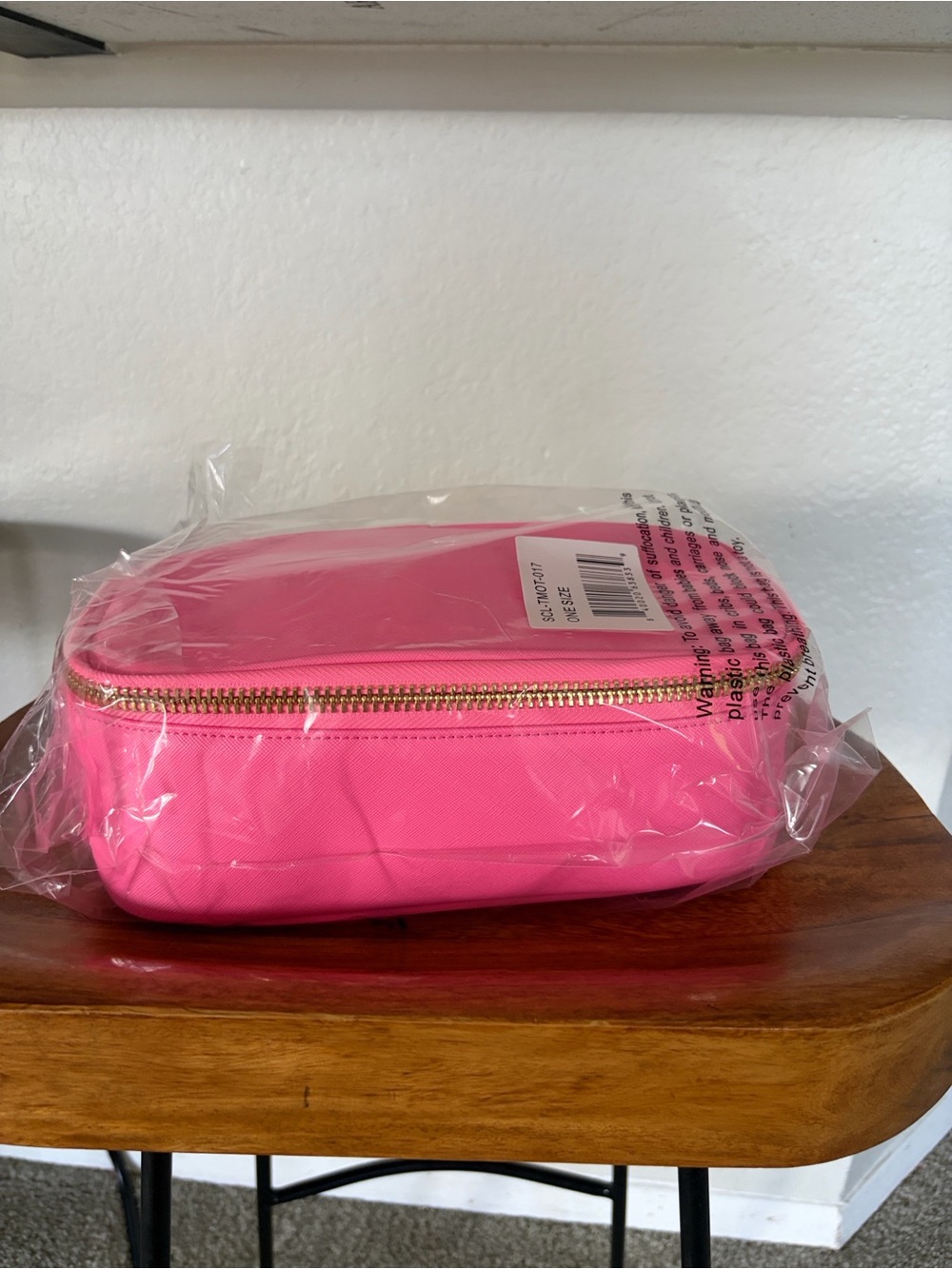 Stoney Clover Lane Textured Open Top Mirror Pouch in bubblegum